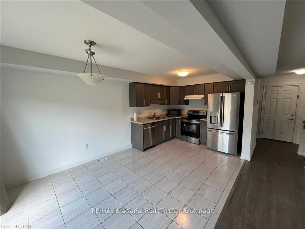Photo 7 of 8028 Cole Court, Niagara Falls, Oldfield — HOMEH