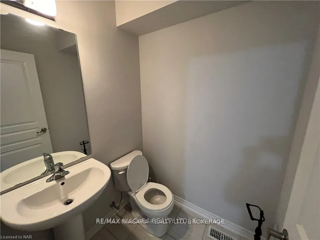 Photo 9 of 8028 Cole Court, Niagara Falls, Oldfield — HOMEH