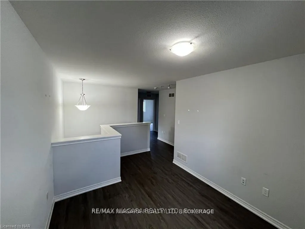 Photo 15 of 8028 Cole Court, Niagara Falls, Oldfield — HOMEH
