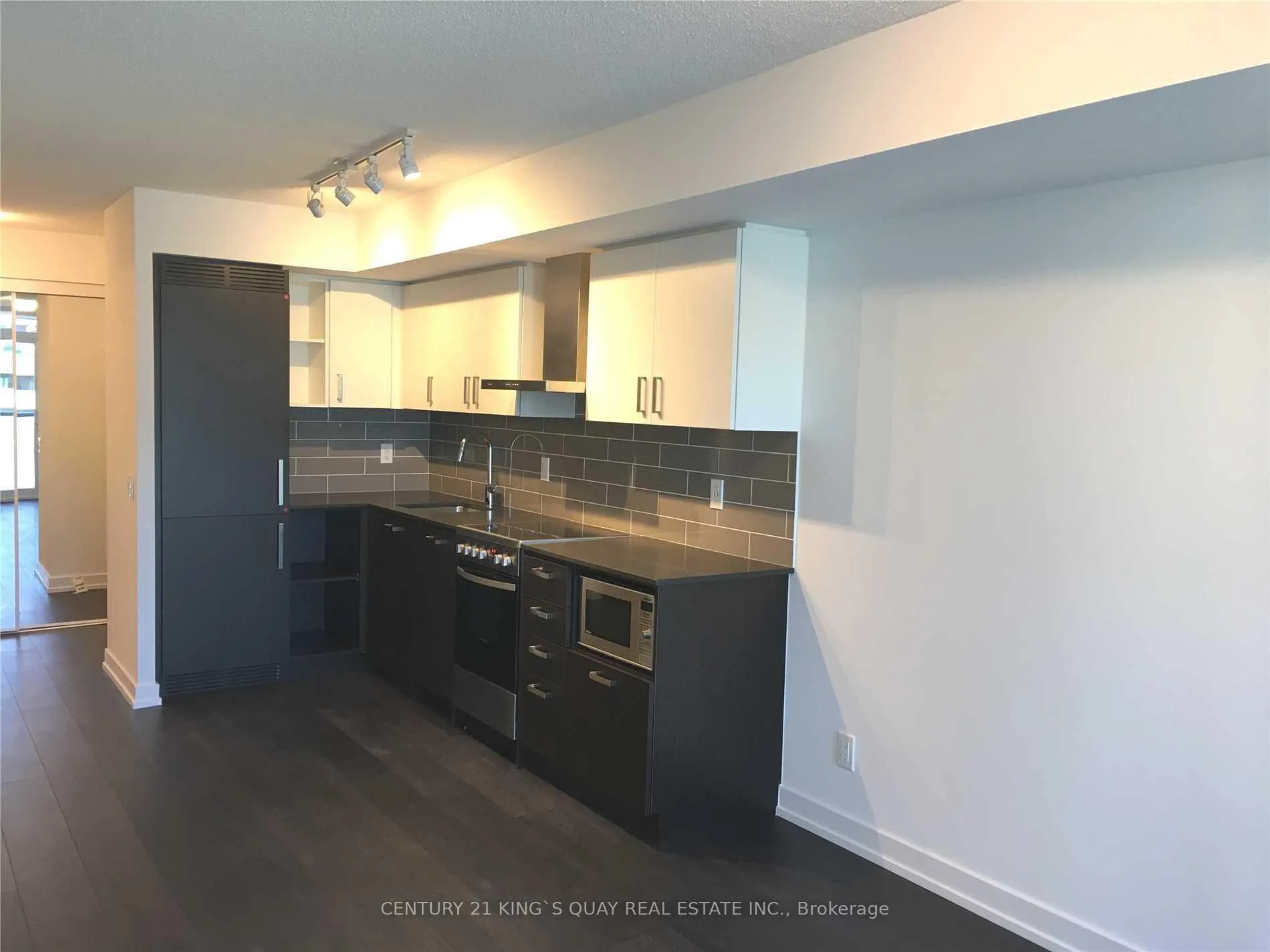 Photo 2 of Unit 603, 125 Redpath Avenue, Toronto, Mount Pleasant West — HOMEH