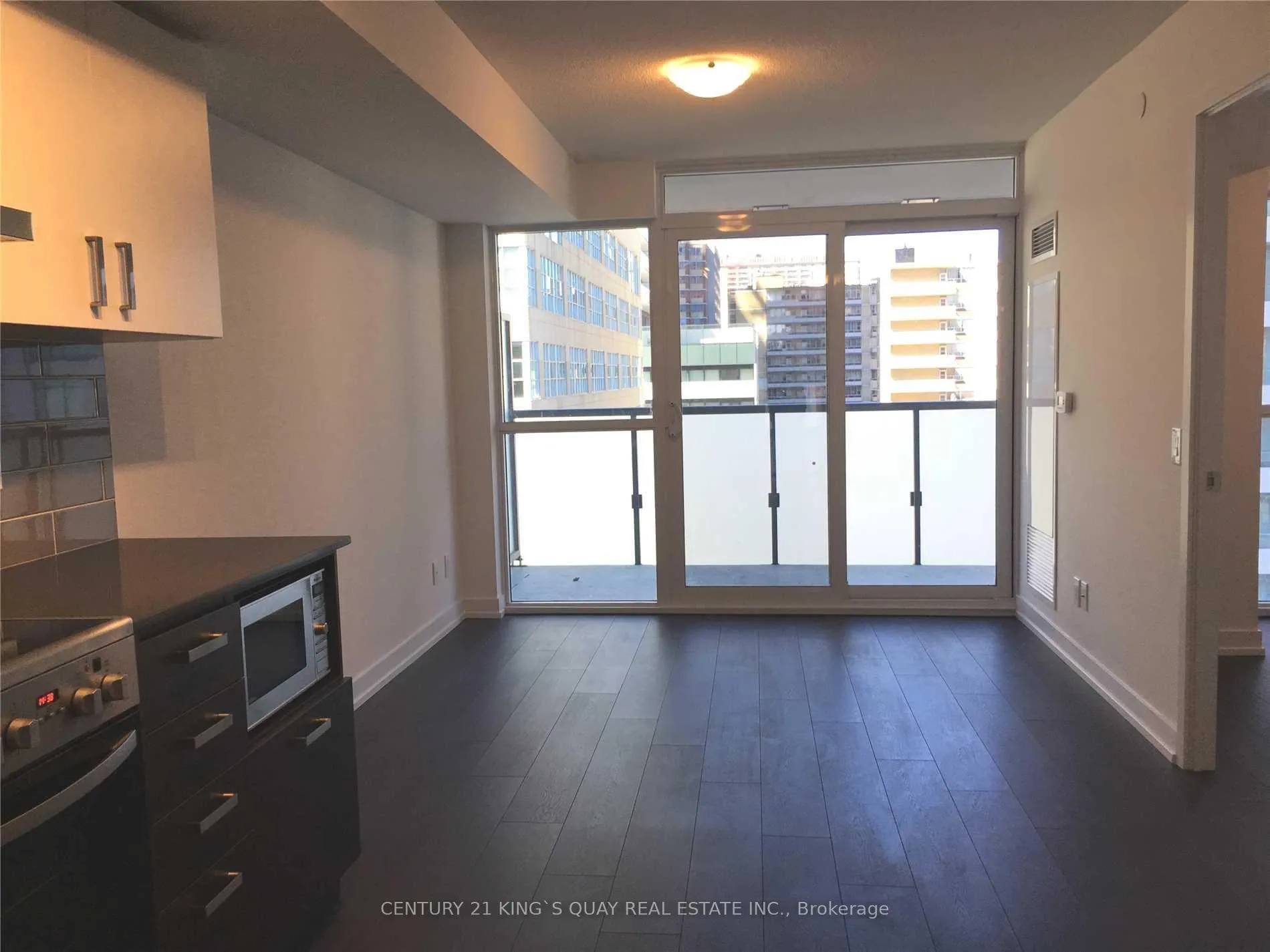 Photo 3 of Unit 603, 125 Redpath Avenue, Toronto, Mount Pleasant West — HOMEH