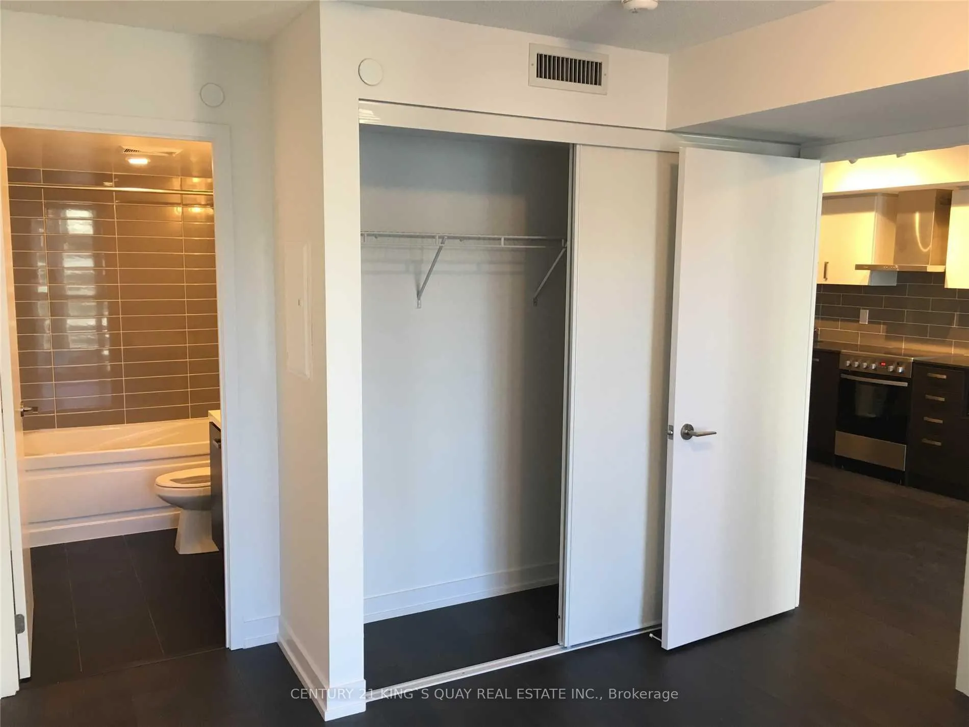 Photo 7 of Unit 603, 125 Redpath Avenue, Toronto, Mount Pleasant West — HOMEH
