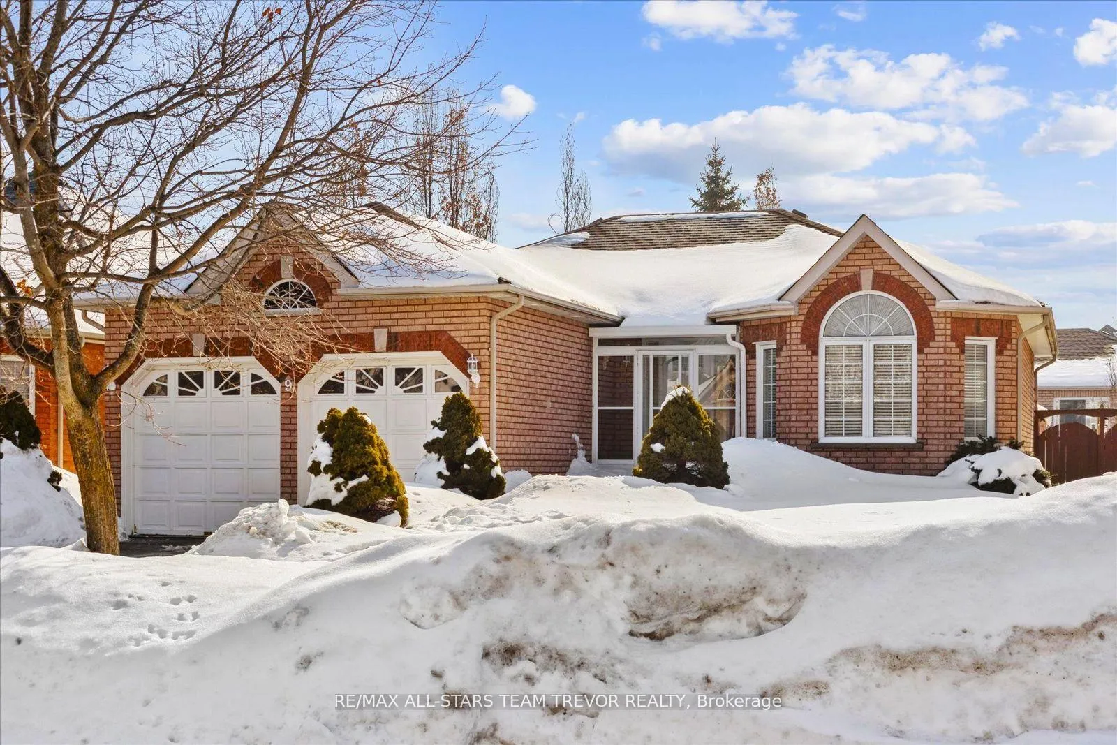 Photo 1 of 9 Ivygreen Road, Georgina, Historic Lakeshore Communities — HOMEH