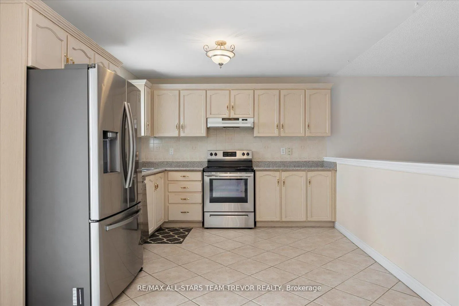 Photo 5 of 9 Ivygreen Road, Georgina, Historic Lakeshore Communities — HOMEH