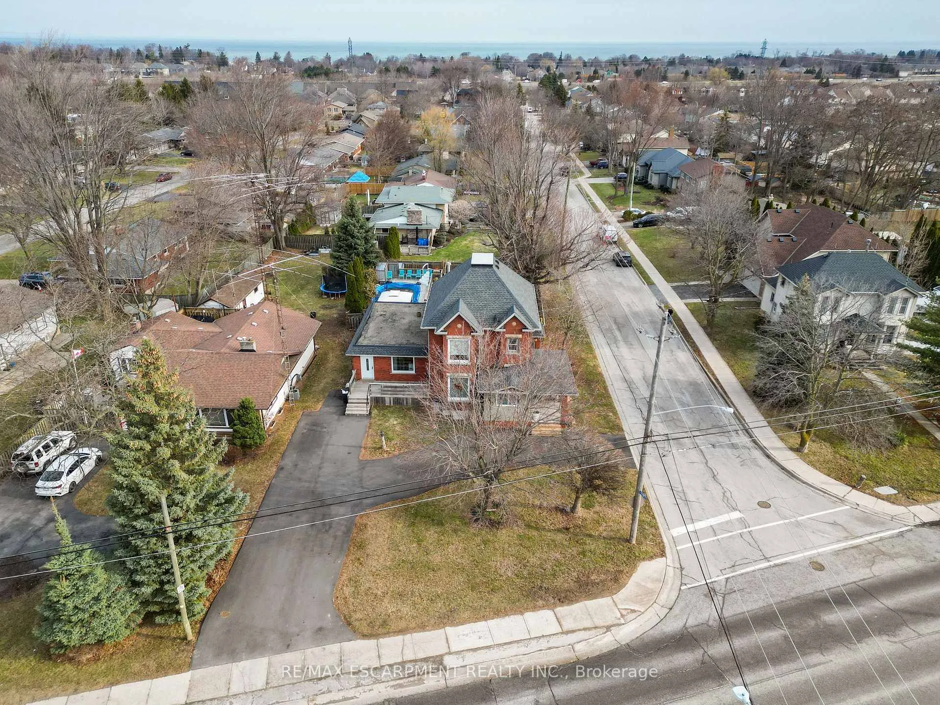 Photo 39 of 287 Main Street E, Grimsby, Grimsby East — HOMEH