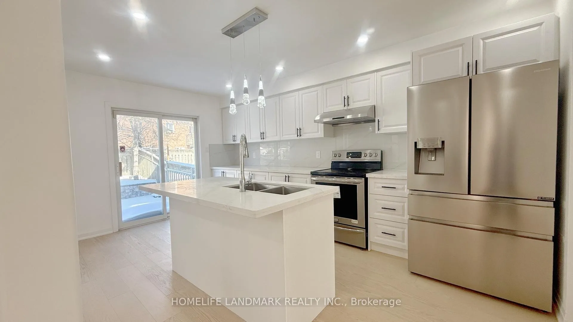 Photo 4 of 115 Chalmers Drive, Barrie, Painswick South — HOMEH