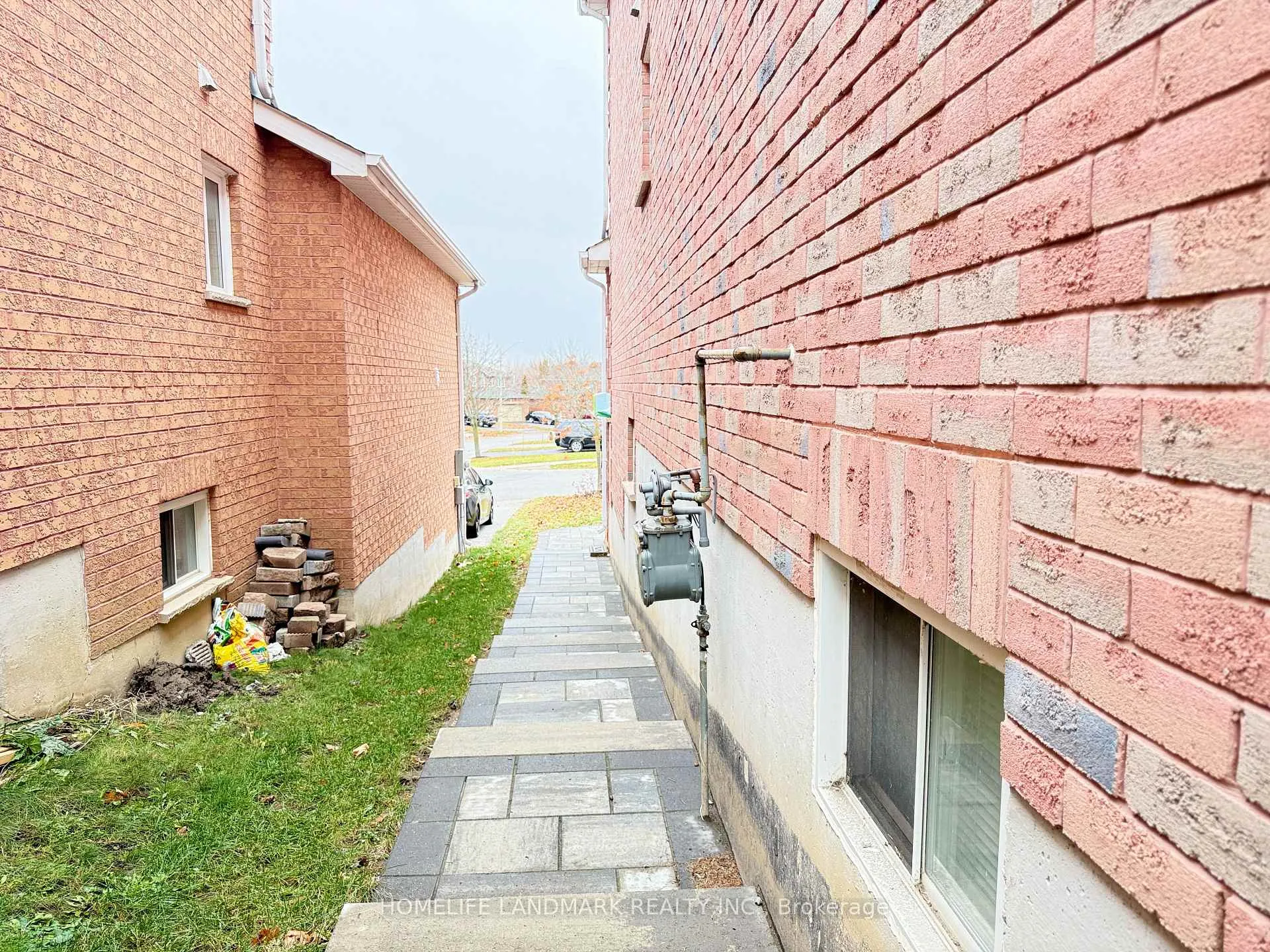 Photo 37 of 115 Chalmers Drive, Barrie, Painswick South — HOMEH
