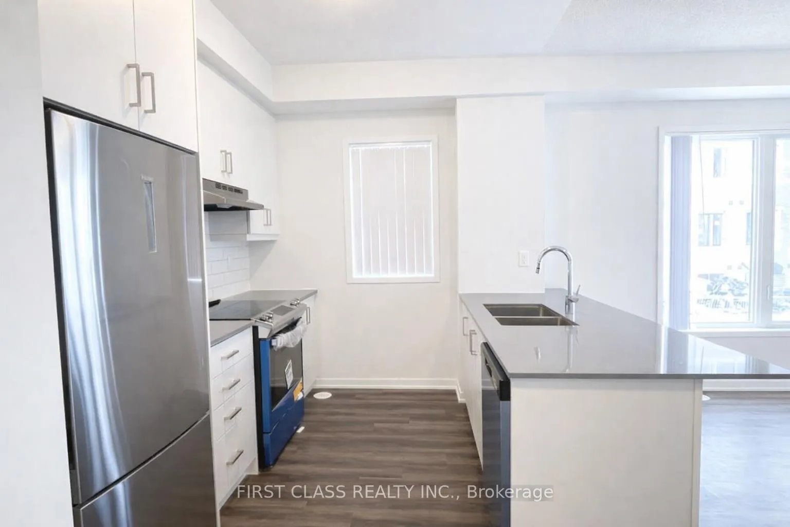 Photo 3 of Unit 170, 151 Honeycrisp Crescent, Vaughan, Vaughan Corporate Centre — HOMEH