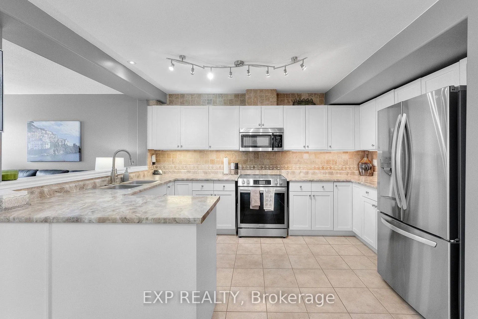 Photo 9 of 47 Mcbride Drive, St. Catharines, Rykert/Vansickle — HOMEH