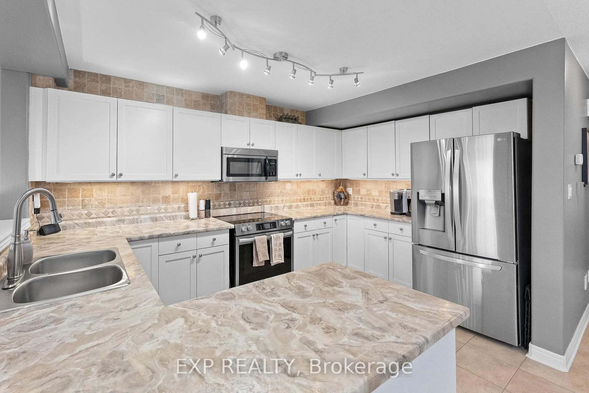 Photo 10 of 47 Mcbride Drive, St. Catharines, Rykert/Vansickle — HOMEH