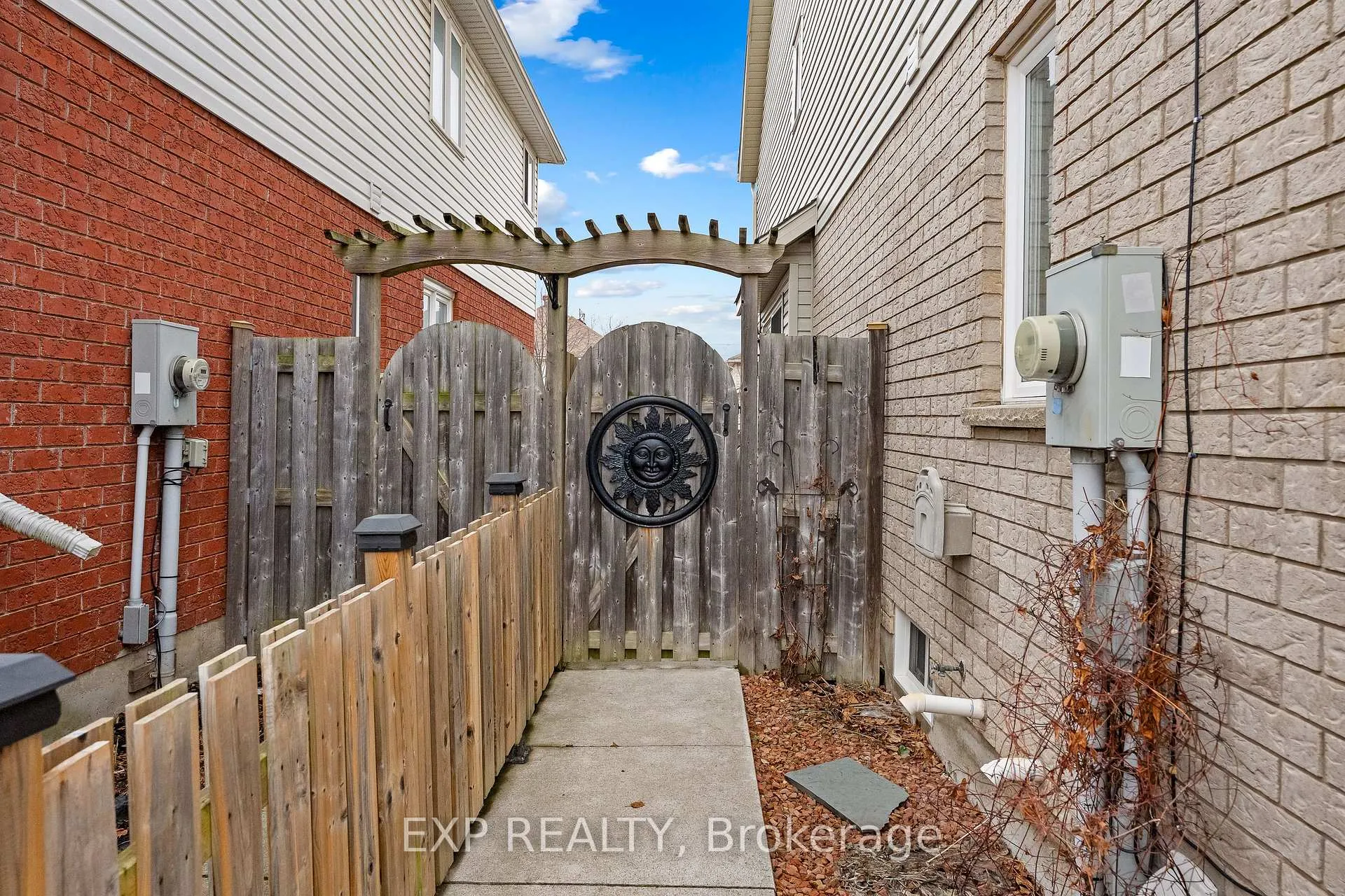 Photo 36 of 47 Mcbride Drive, St. Catharines, Rykert/Vansickle — HOMEH