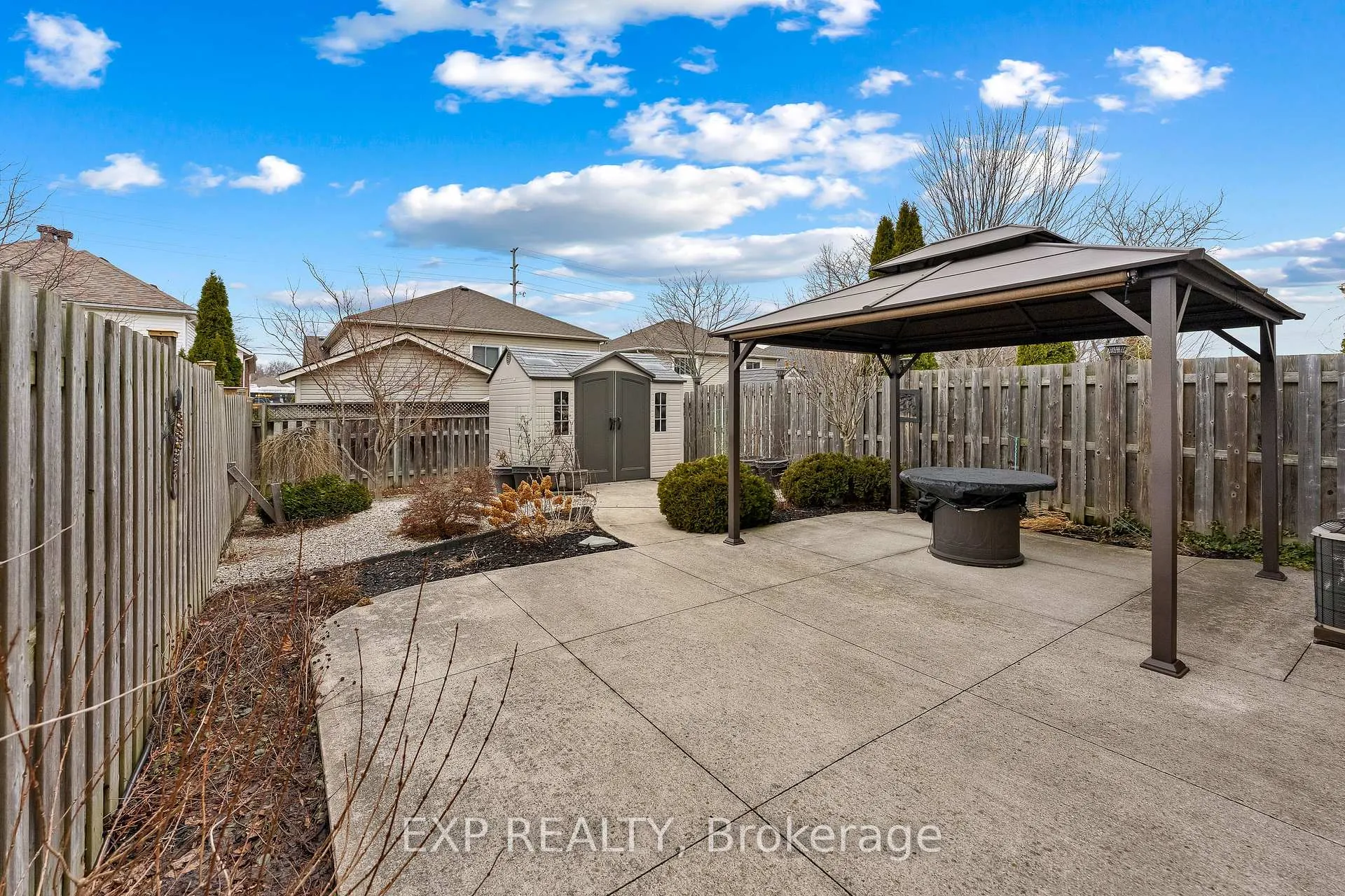 Photo 38 of 47 Mcbride Drive, St. Catharines, Rykert/Vansickle — HOMEH