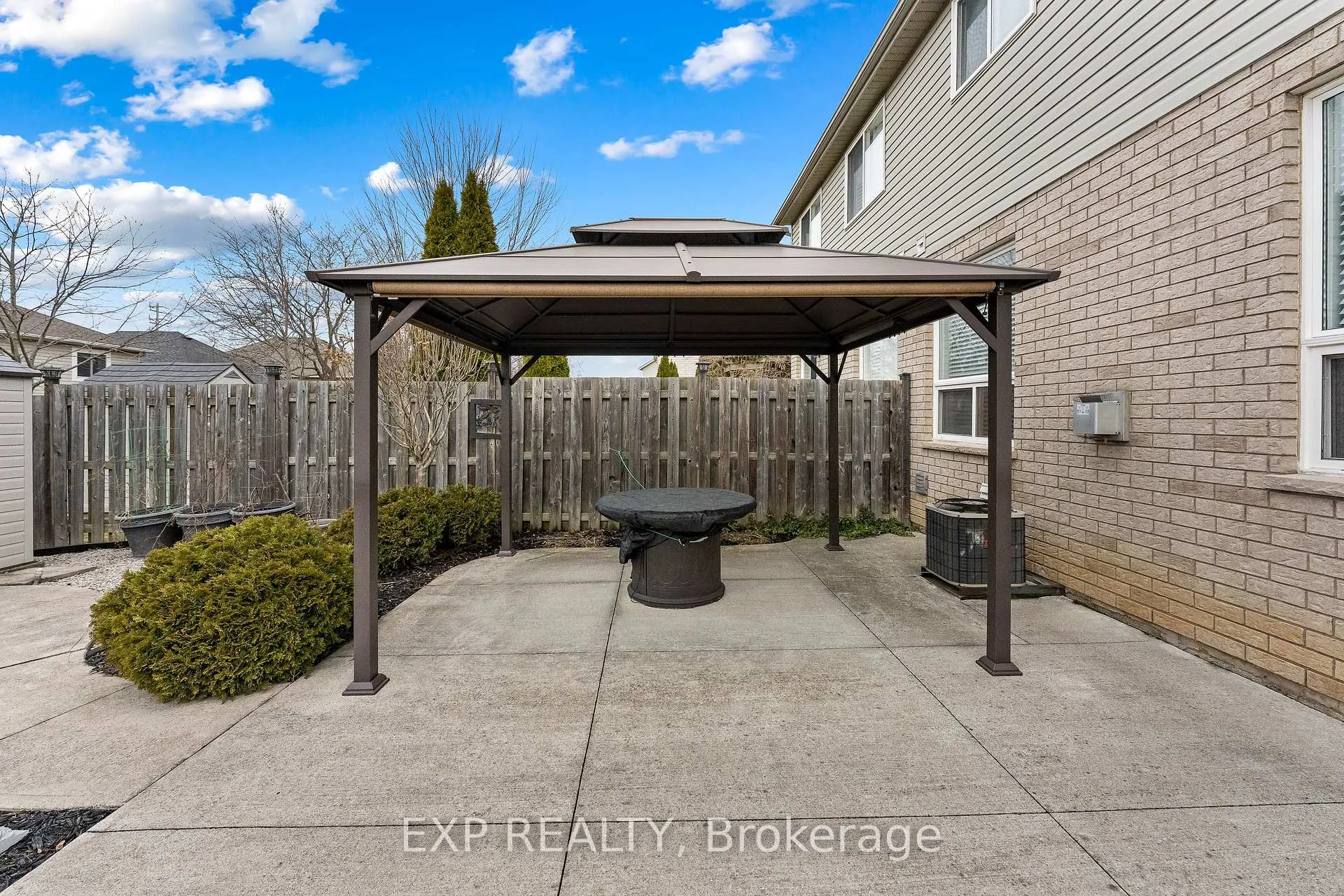 Photo 39 of 47 Mcbride Drive, St. Catharines, Rykert/Vansickle — HOMEH