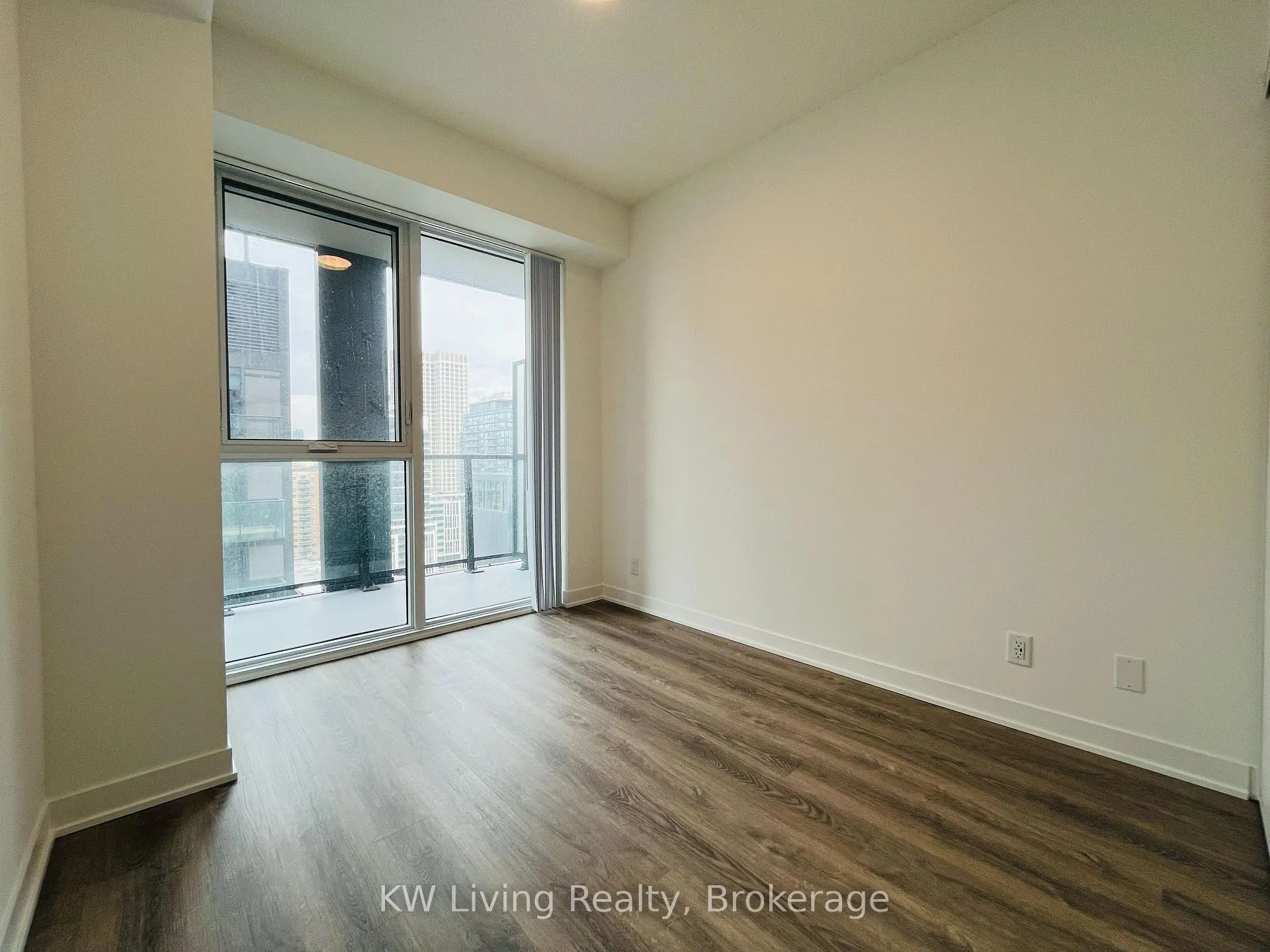 Photo 5 of Unit 1816, 180 Front Street, Toronto, Moss Park — HOMEH