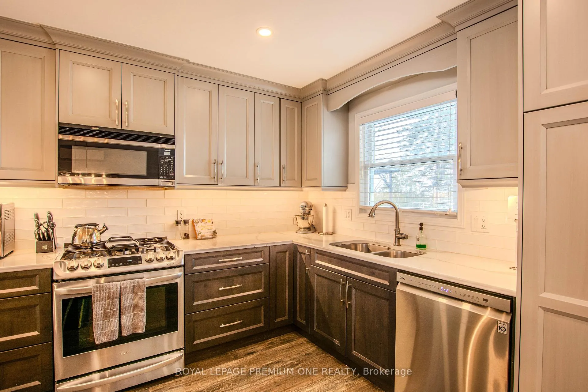 Photo 14 of 7 Mariposa Drive, Orillia — HOMEH