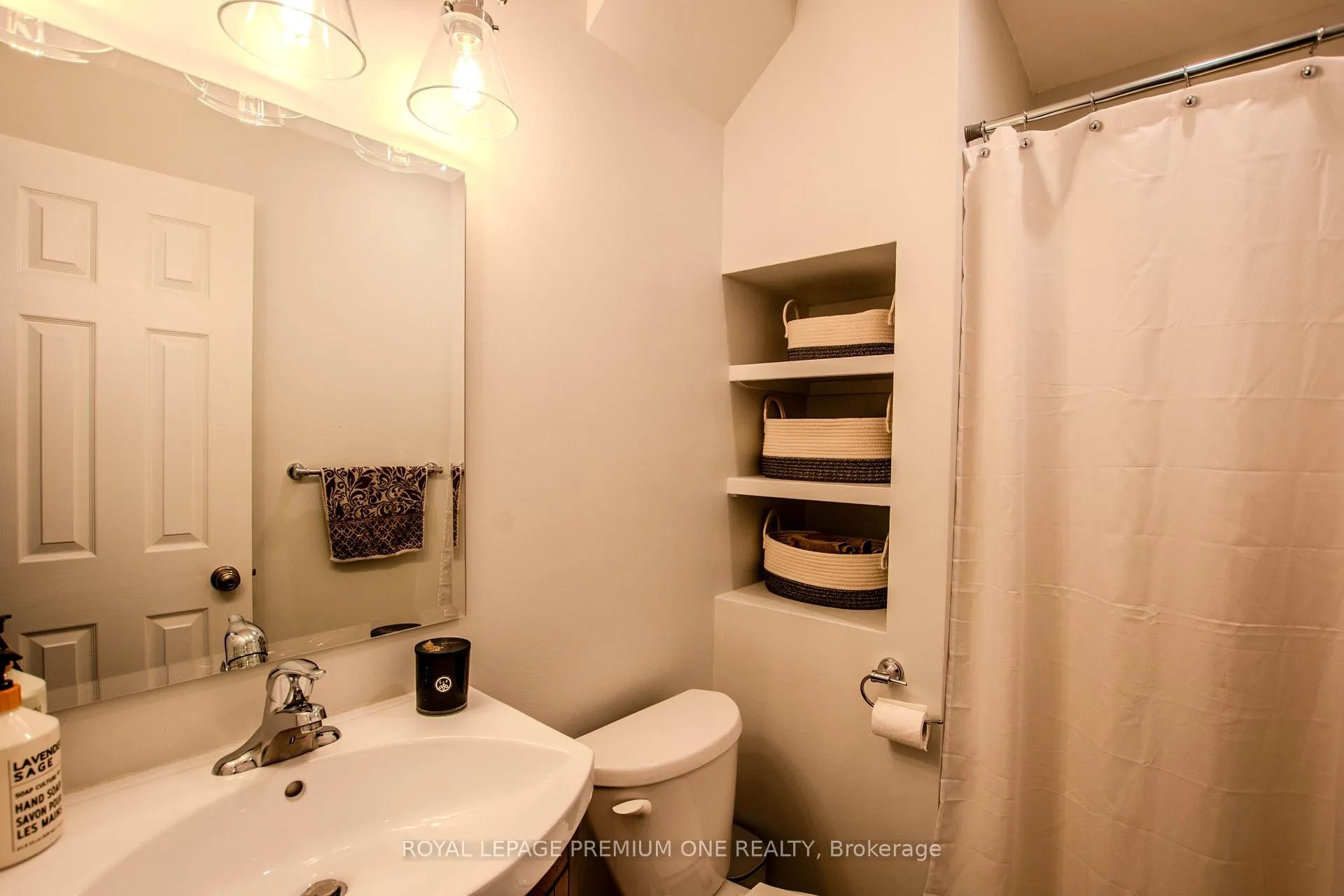 Photo 23 of 7 Mariposa Drive, Orillia — HOMEH
