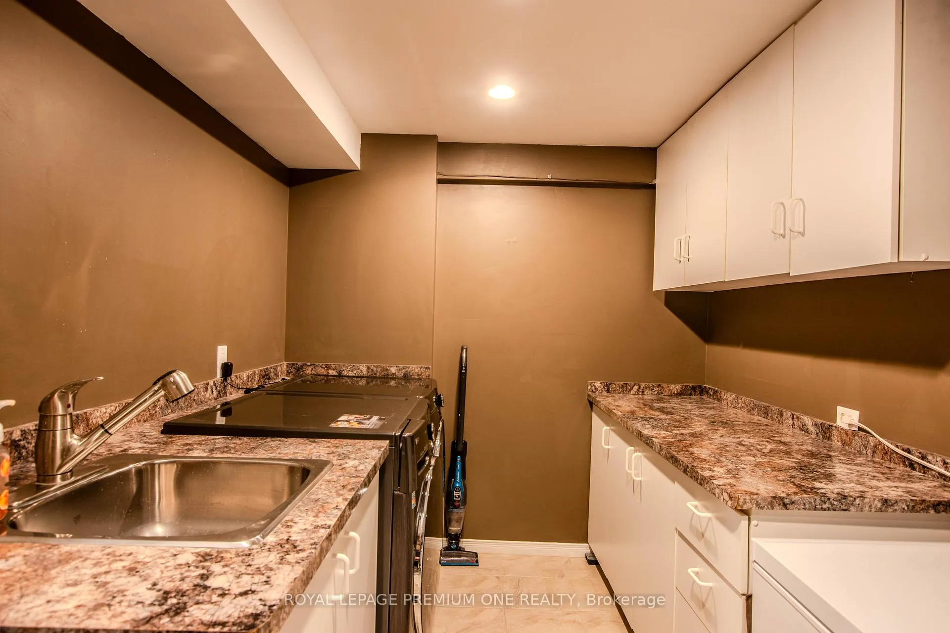 Photo 35 of 7 Mariposa Drive, Orillia — HOMEH