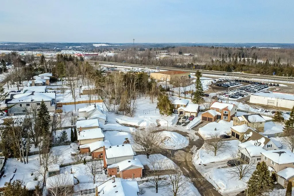 Photo 42 of 7 Mariposa Drive, Orillia — HOMEH