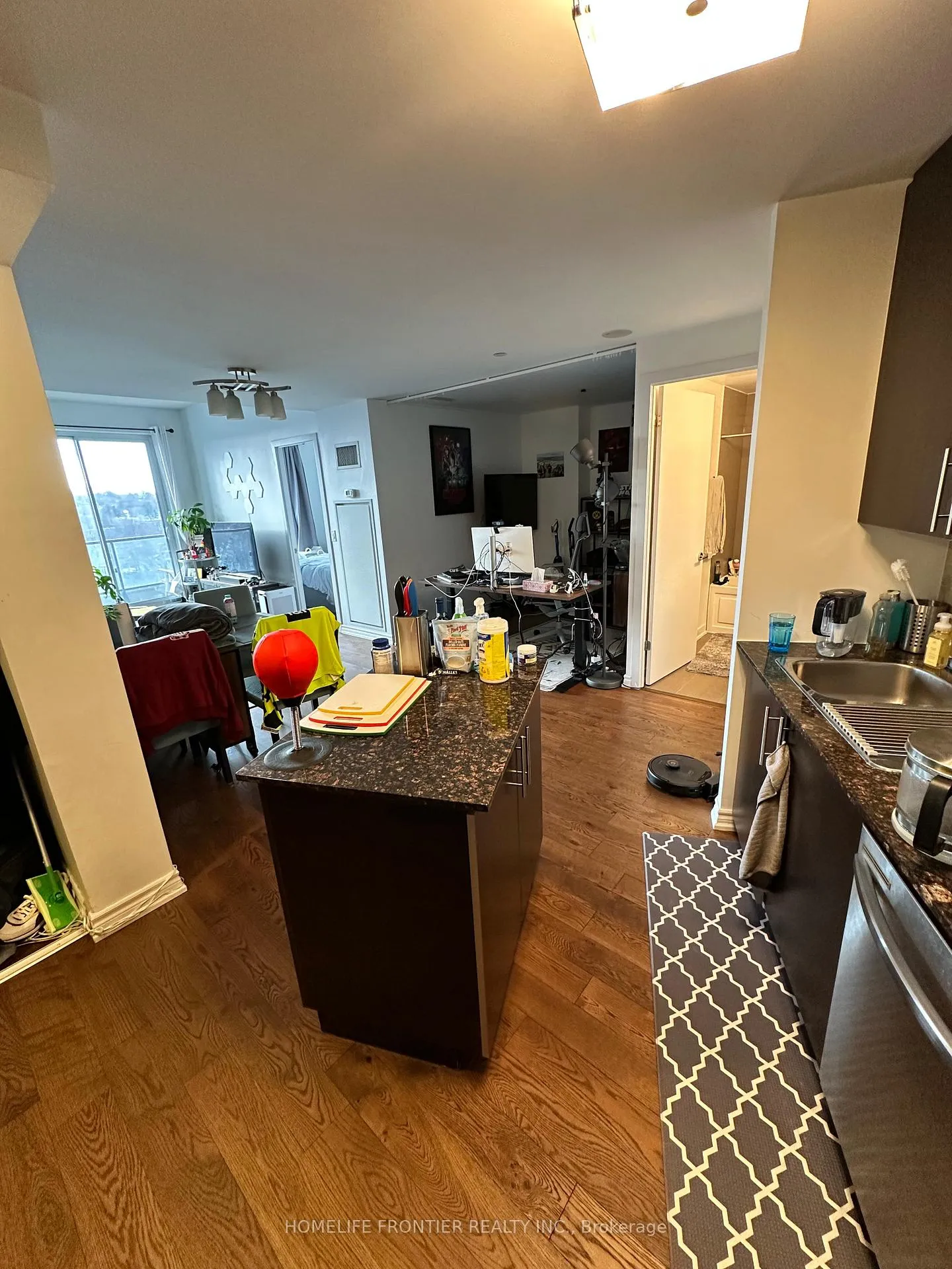 Photo 4 of Unit 912, 60 Berwick Avenue, Toronto, Yonge-Eglinton — HOMEH