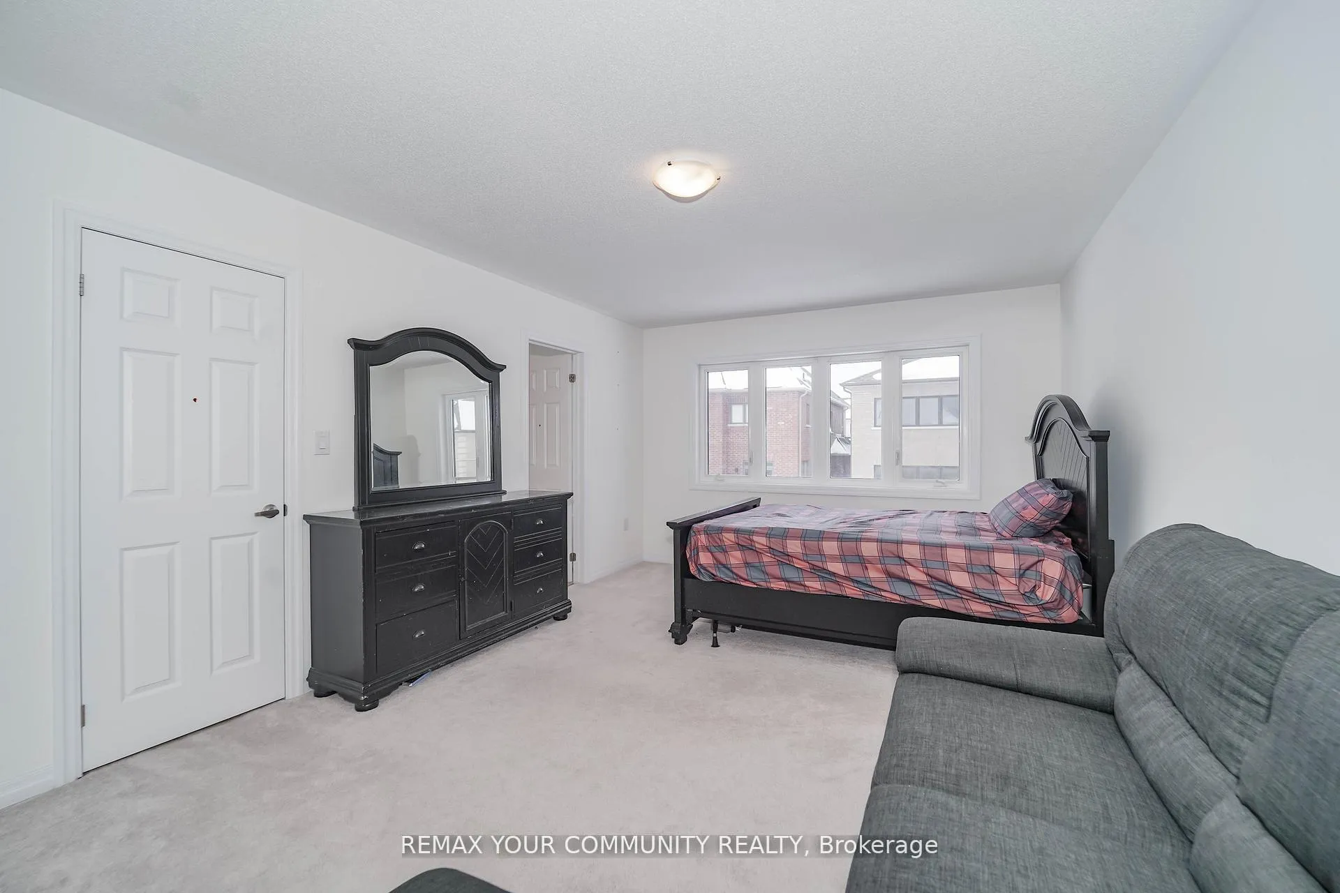 Photo 29 of 146 Flood Avenue, Clarington, Newcastle — HOMEH