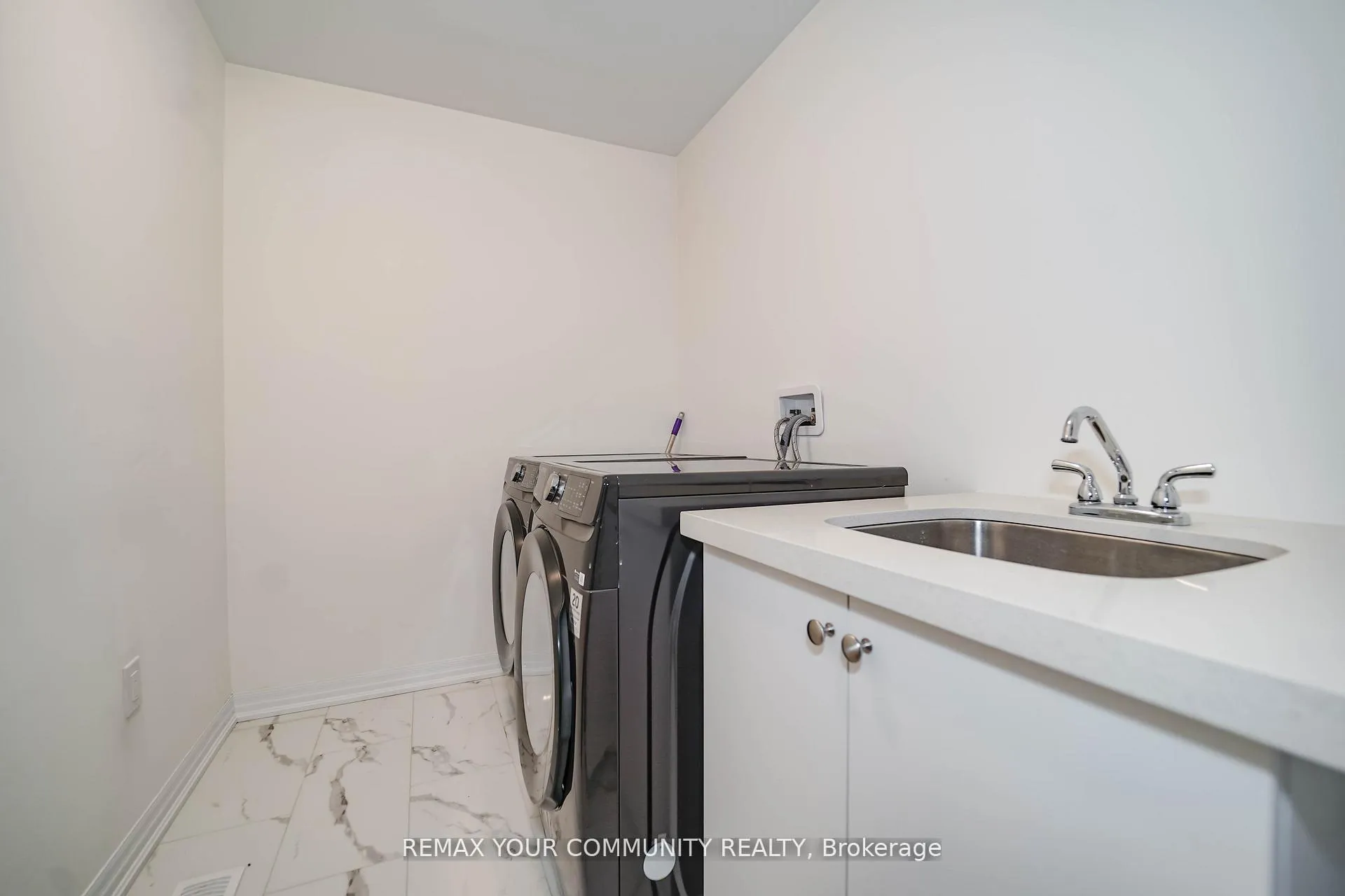 Photo 31 of 146 Flood Avenue, Clarington, Newcastle — HOMEH