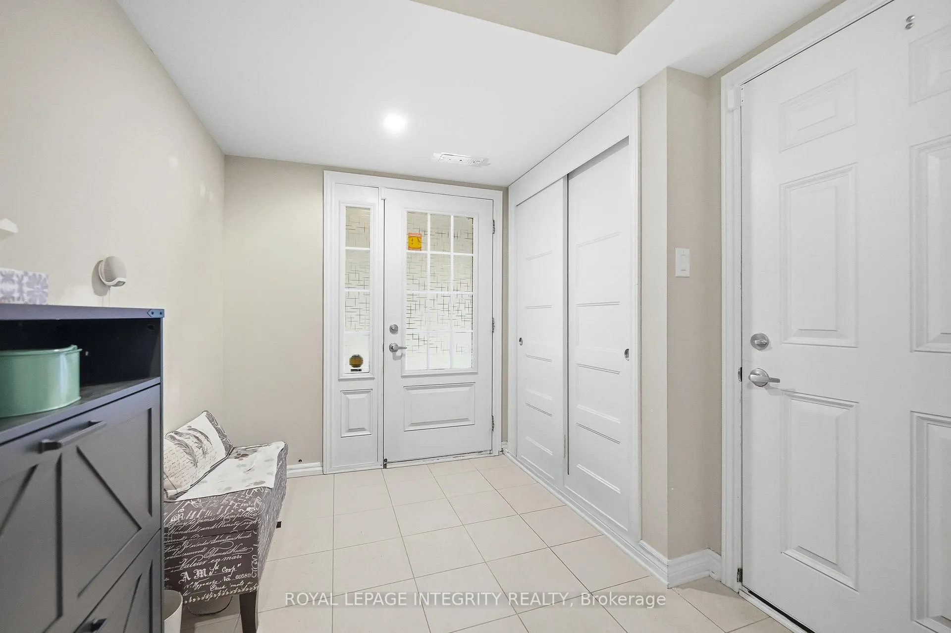Photo 3 of 322 Citrine Street, Ottawa, Avalon West — HOMEH