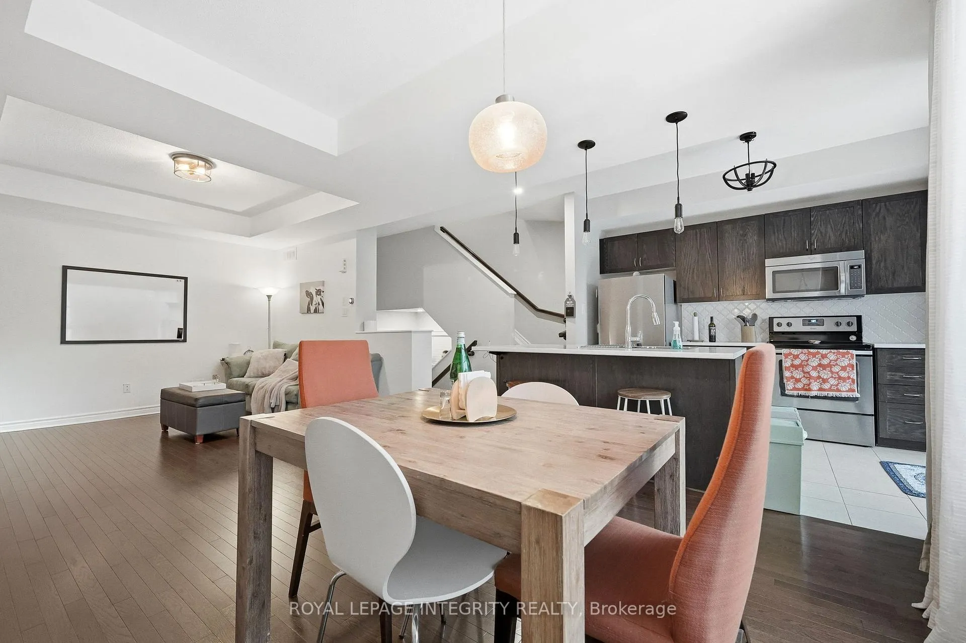 Photo 10 of 322 Citrine Street, Ottawa, Avalon West — HOMEH