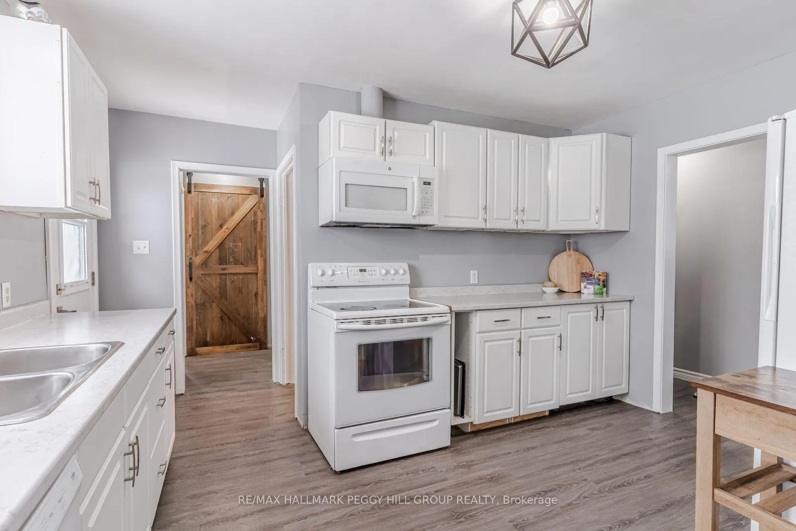 Photo 6 of 90 Queen Street E, Springwater, Elmvale — HOMEH