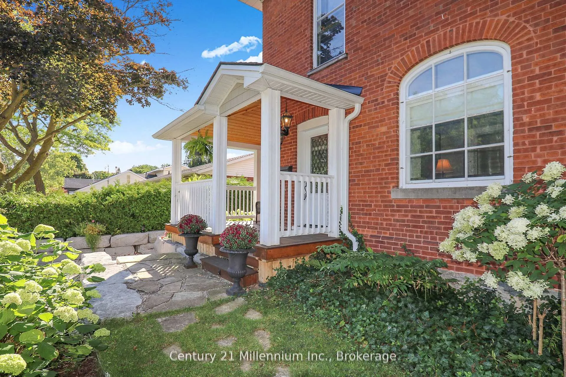Photo 3 of 439 Birch Street, Collingwood — HOMEH