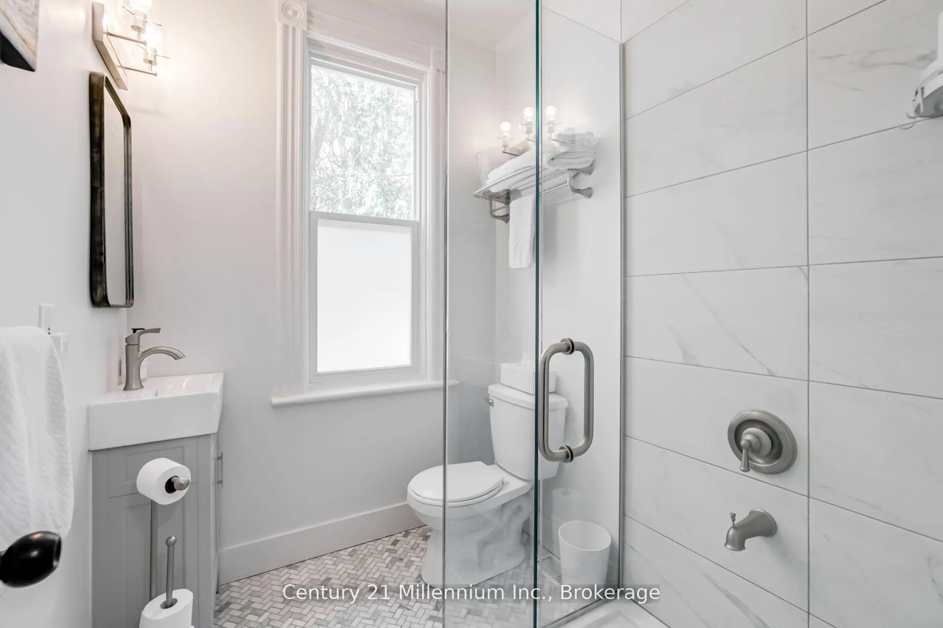 Photo 15 of 439 Birch Street, Collingwood — HOMEH