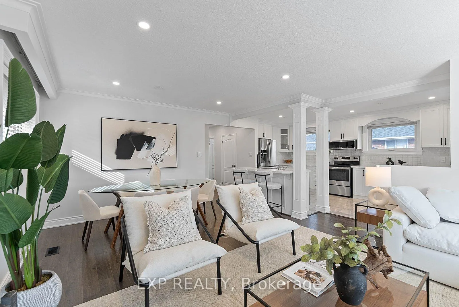 Photo 11 of 39 Hobden Place, Etobicoke, Willowridge-Martingrove-Richview — HOMEH