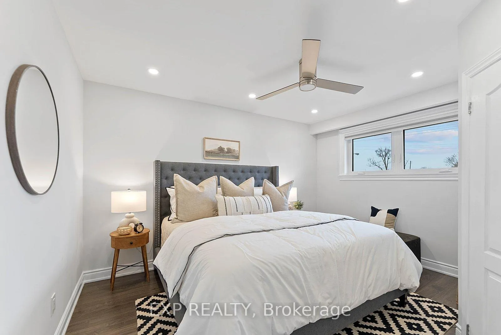 Photo 14 of 39 Hobden Place, Etobicoke, Willowridge-Martingrove-Richview — HOMEH
