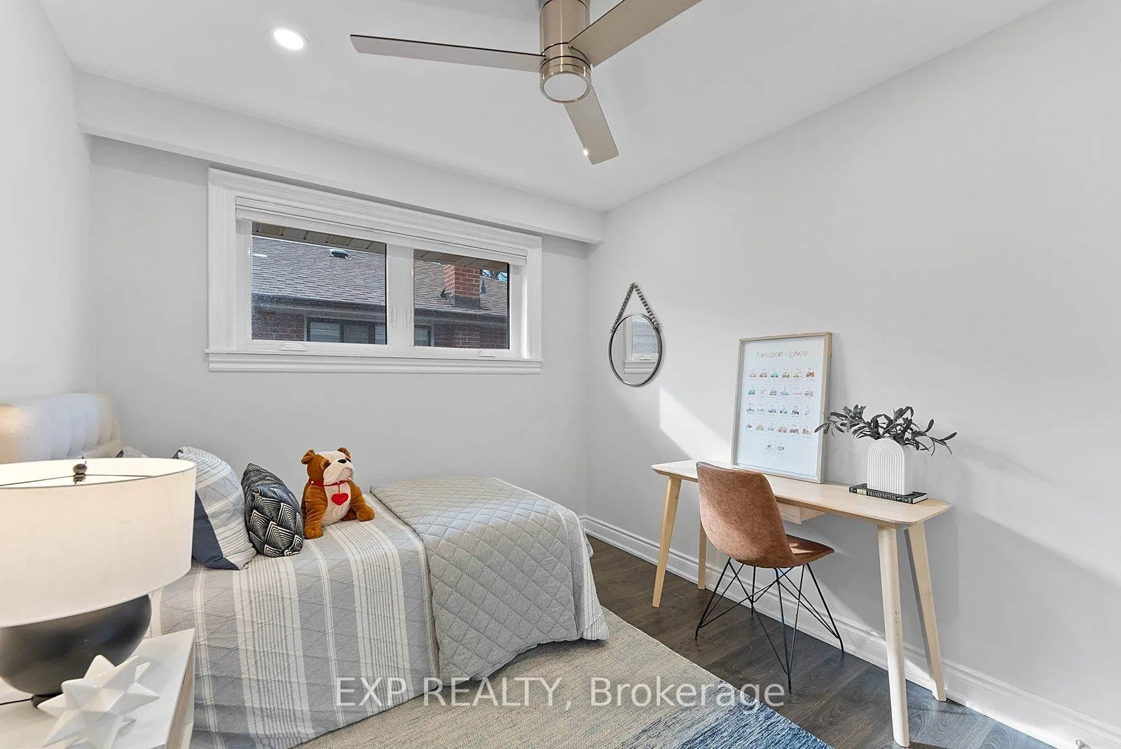 Photo 17 of 39 Hobden Place, Etobicoke, Willowridge-Martingrove-Richview — HOMEH