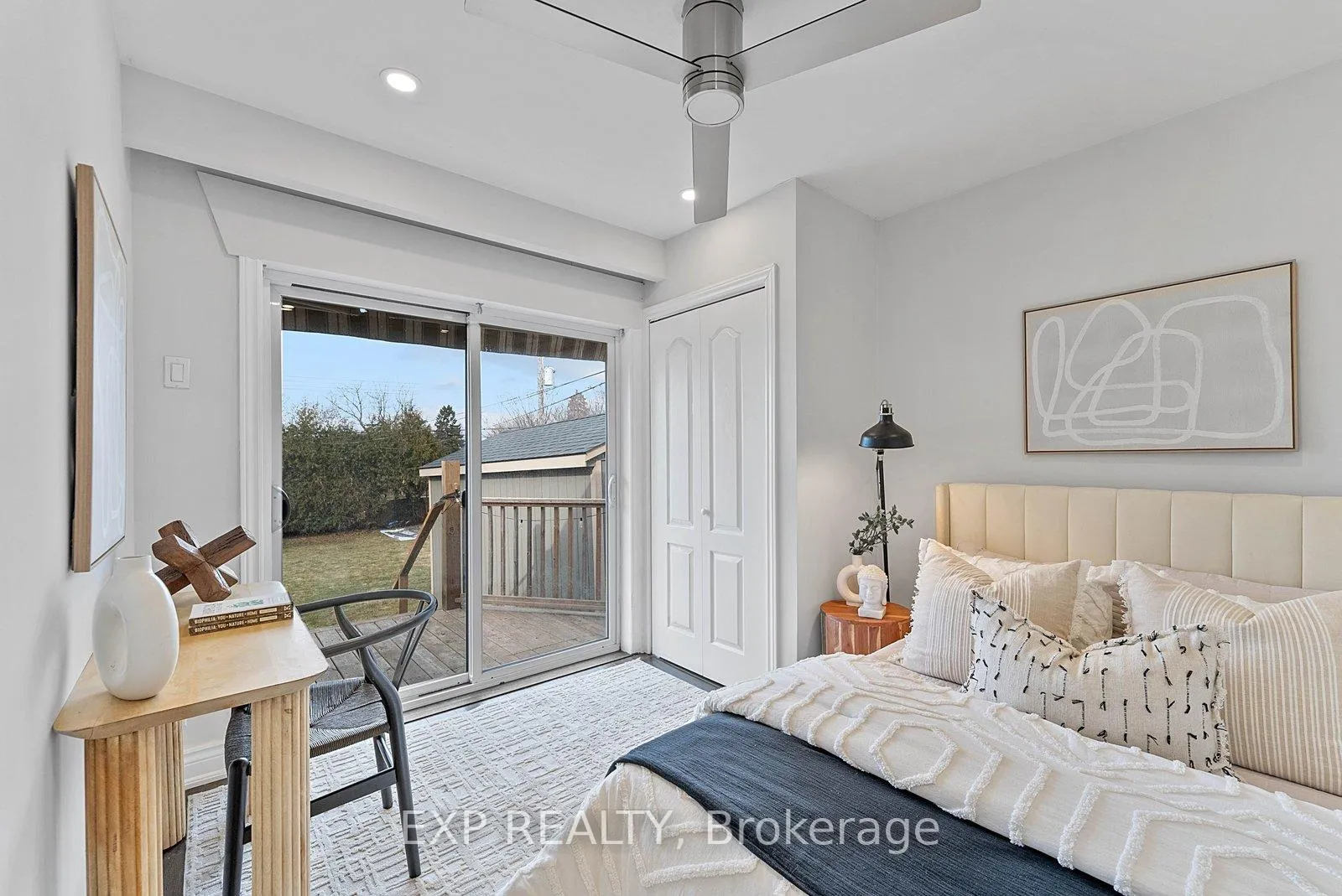 Photo 19 of 39 Hobden Place, Etobicoke, Willowridge-Martingrove-Richview — HOMEH