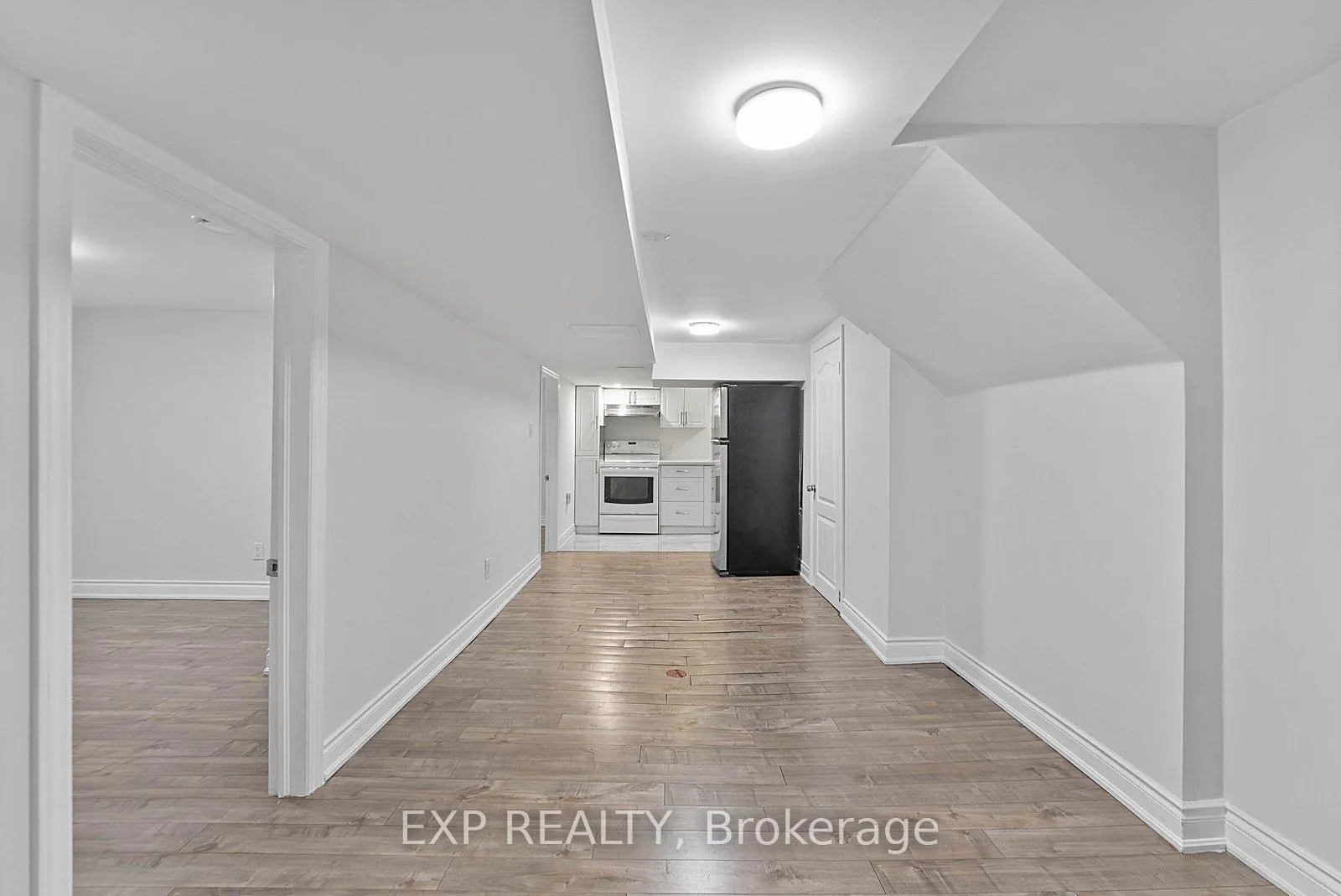Photo 26 of 39 Hobden Place, Etobicoke, Willowridge-Martingrove-Richview — HOMEH