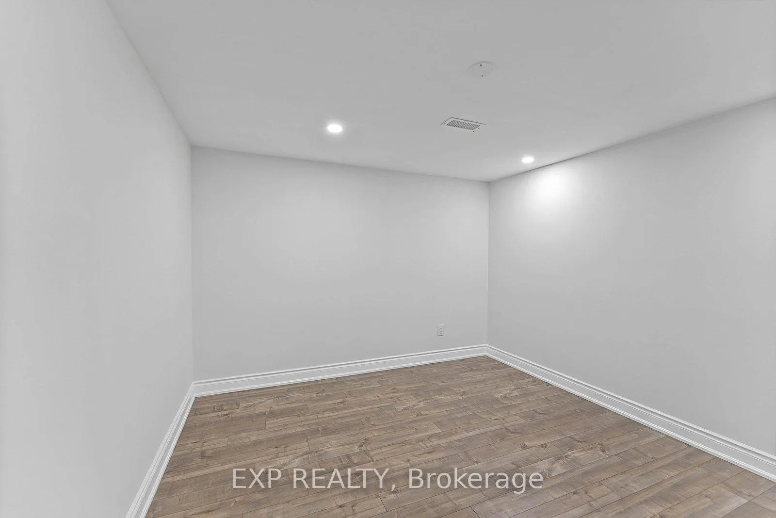Photo 29 of 39 Hobden Place, Etobicoke, Willowridge-Martingrove-Richview — HOMEH