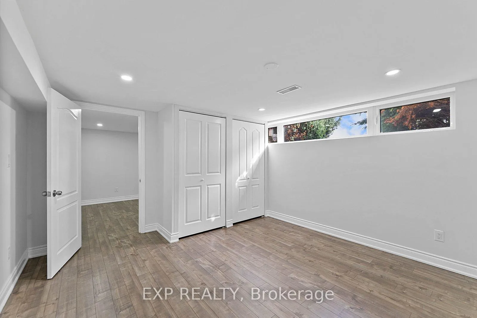 Photo 32 of 39 Hobden Place, Etobicoke, Willowridge-Martingrove-Richview — HOMEH