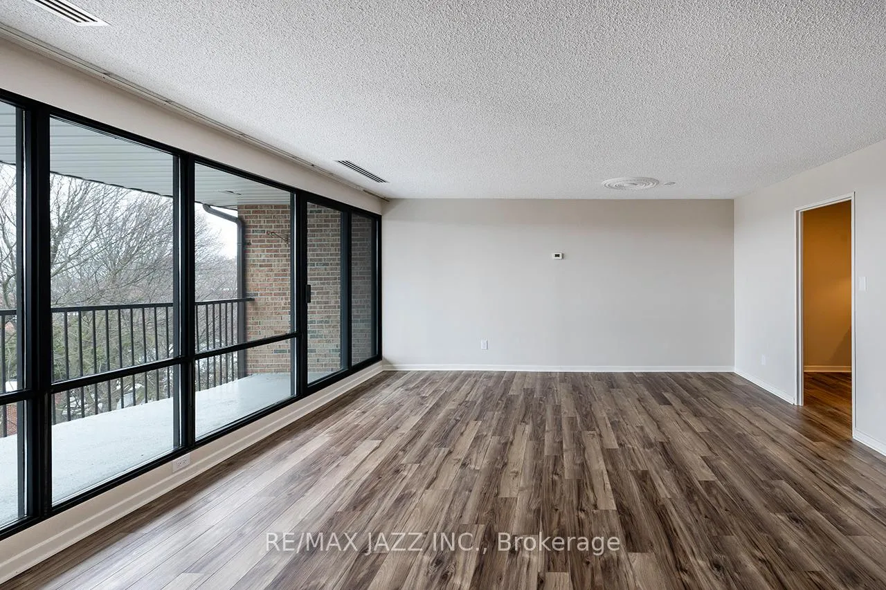 Photo 10 of Unit 403, 337 Simcoe Street N, Oshawa, O'Neill — HOMEH