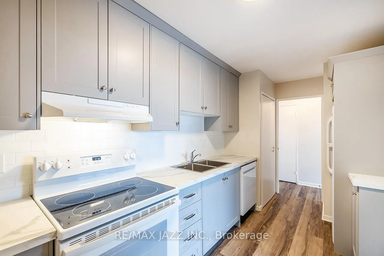 Photo 15 of Unit 403, 337 Simcoe Street N, Oshawa, O'Neill — HOMEH