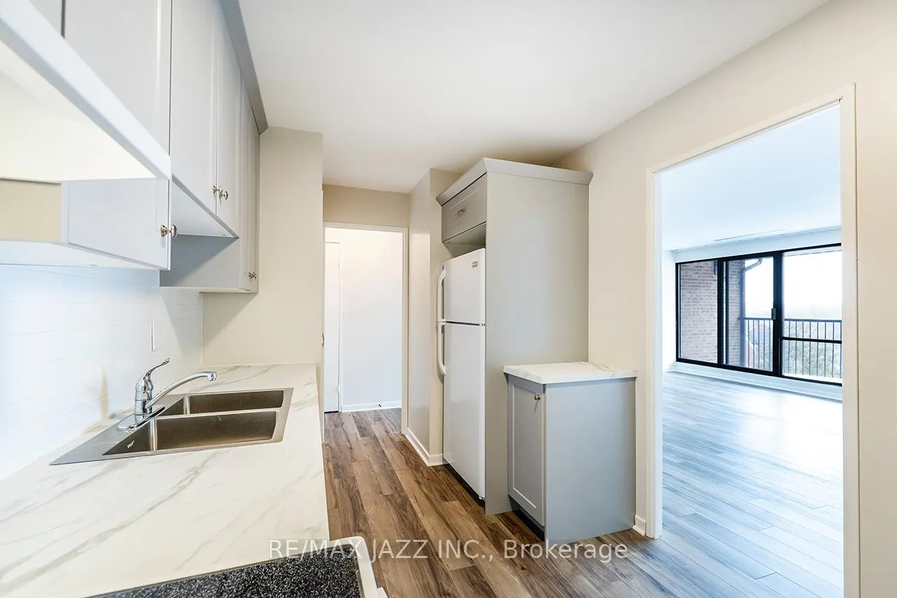Photo 16 of Unit 403, 337 Simcoe Street N, Oshawa, O'Neill — HOMEH