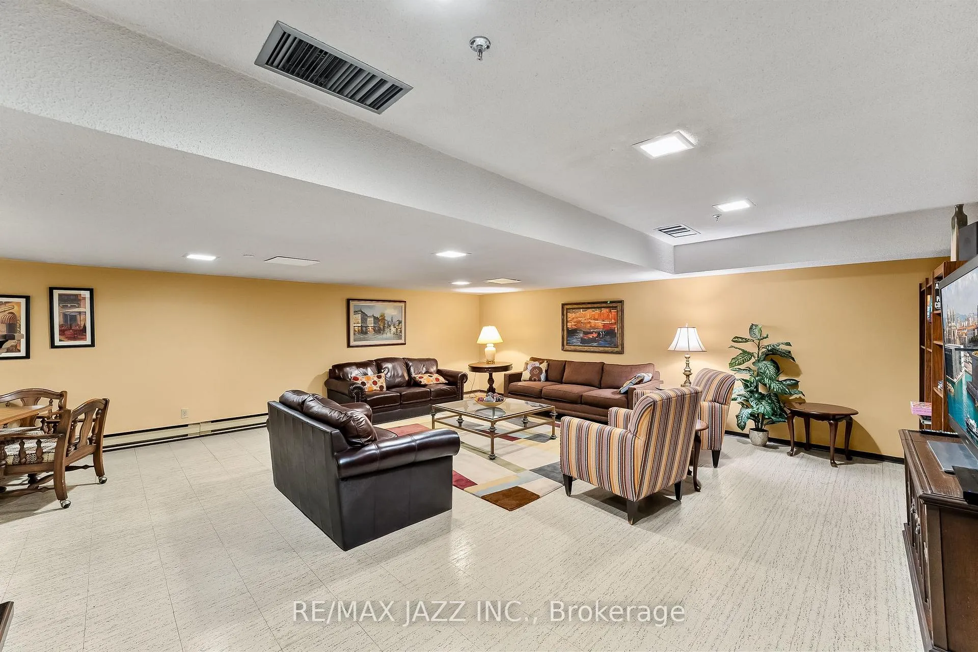 Photo 31 of Unit 403, 337 Simcoe Street N, Oshawa, O'Neill — HOMEH