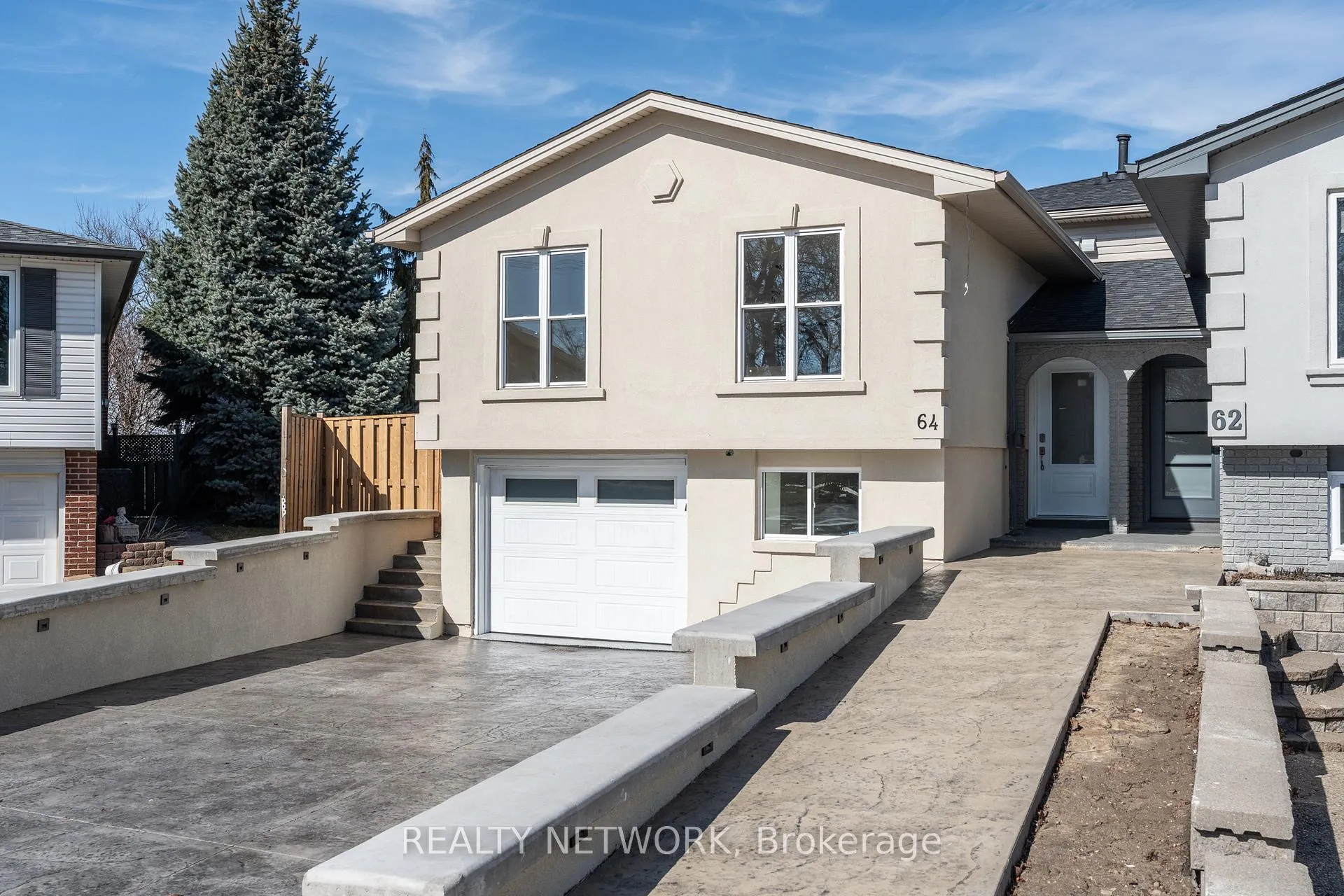 Photo 1 of 64 Brookstream Court, Hamilton, Red Hill — HOMEH