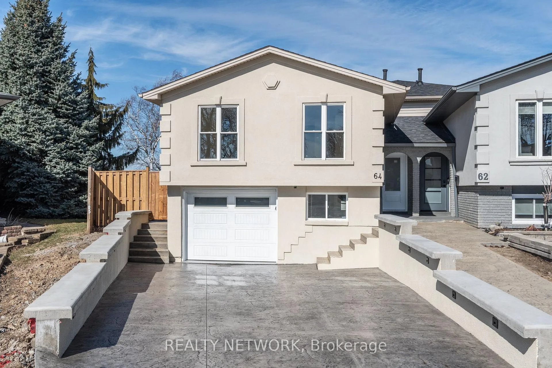 Photo 3 of 64 Brookstream Court, Hamilton, Red Hill — HOMEH