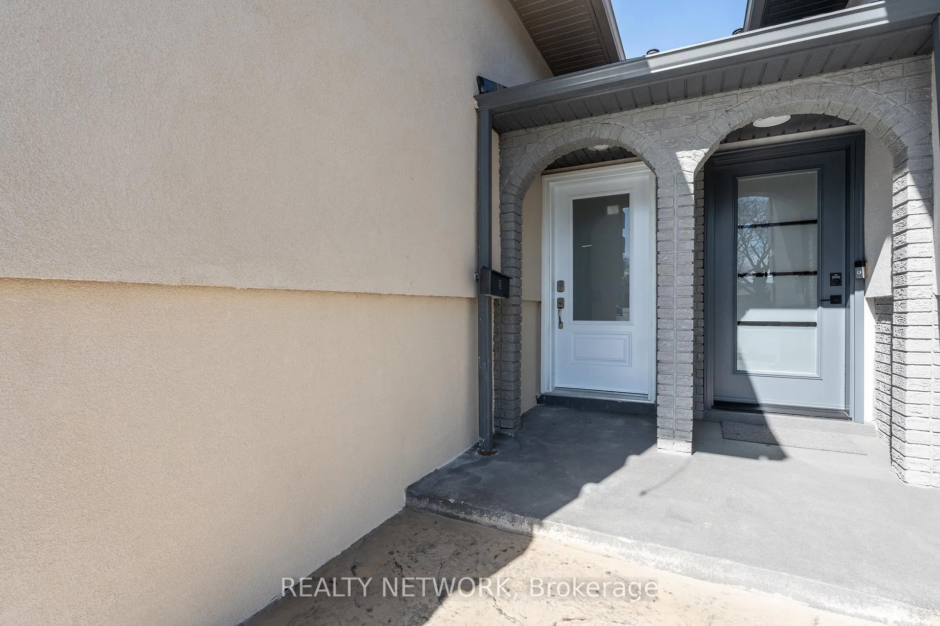 Photo 5 of 64 Brookstream Court, Hamilton, Red Hill — HOMEH