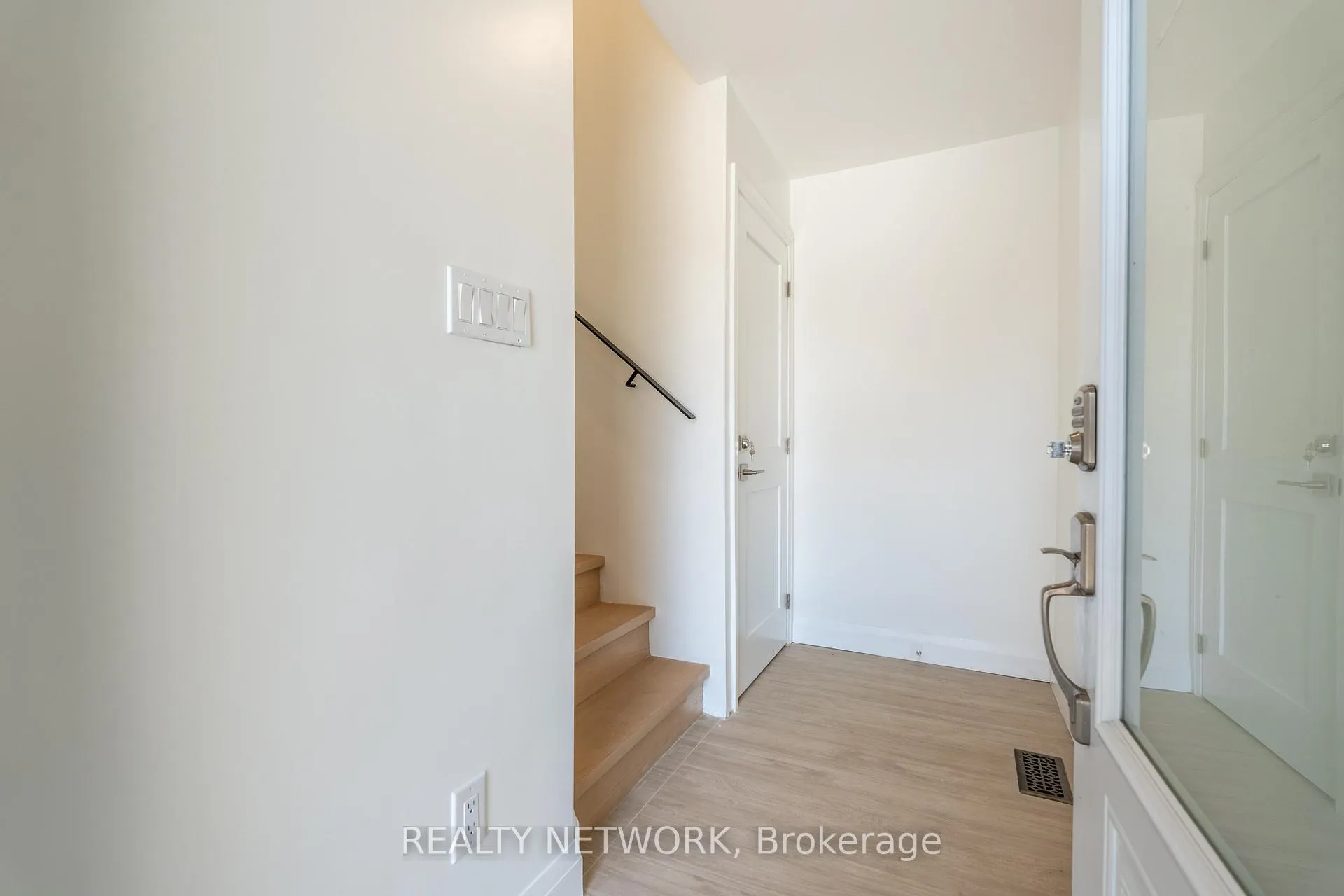 Photo 6 of 64 Brookstream Court, Hamilton, Red Hill — HOMEH