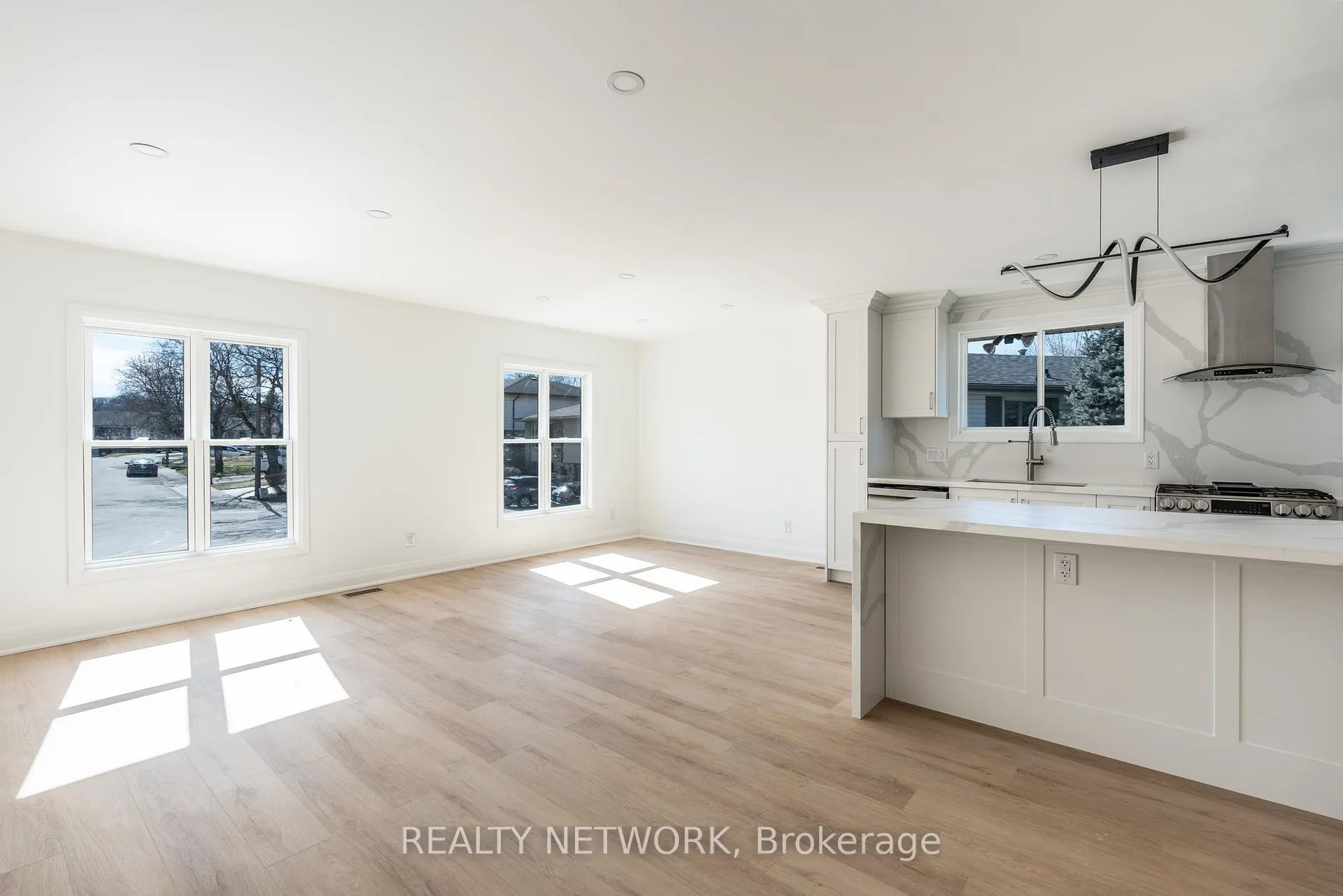 Photo 8 of 64 Brookstream Court, Hamilton, Red Hill — HOMEH