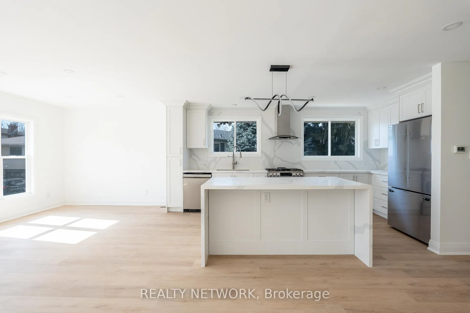 Photo 9 of 64 Brookstream Court, Hamilton, Red Hill — HOMEH