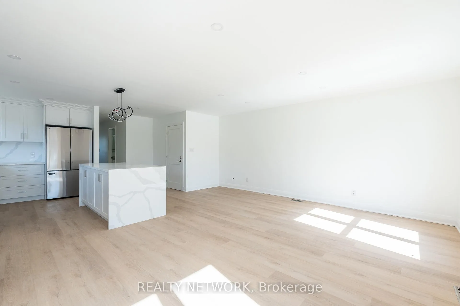 Photo 12 of 64 Brookstream Court, Hamilton, Red Hill — HOMEH