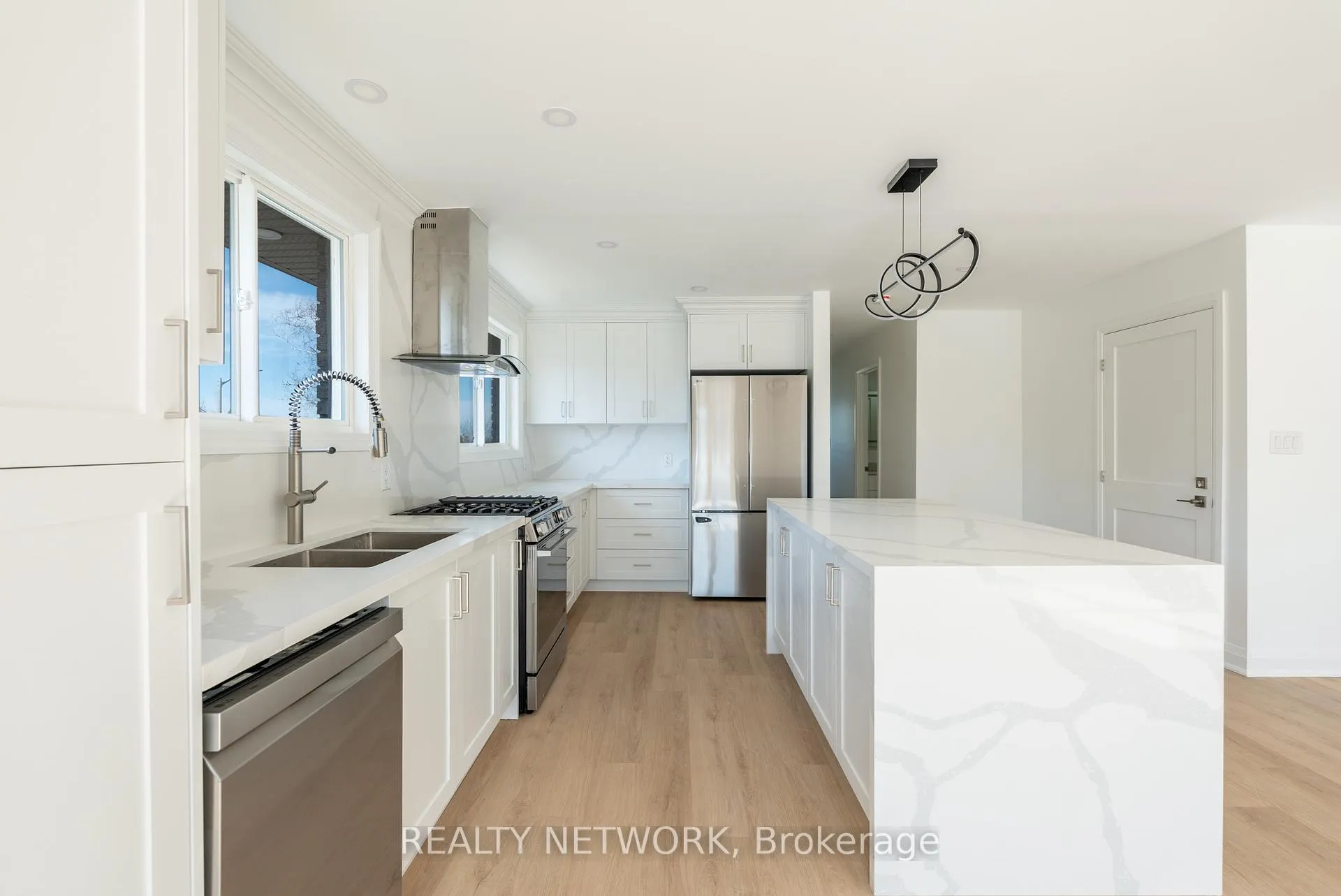 Photo 14 of 64 Brookstream Court, Hamilton, Red Hill — HOMEH