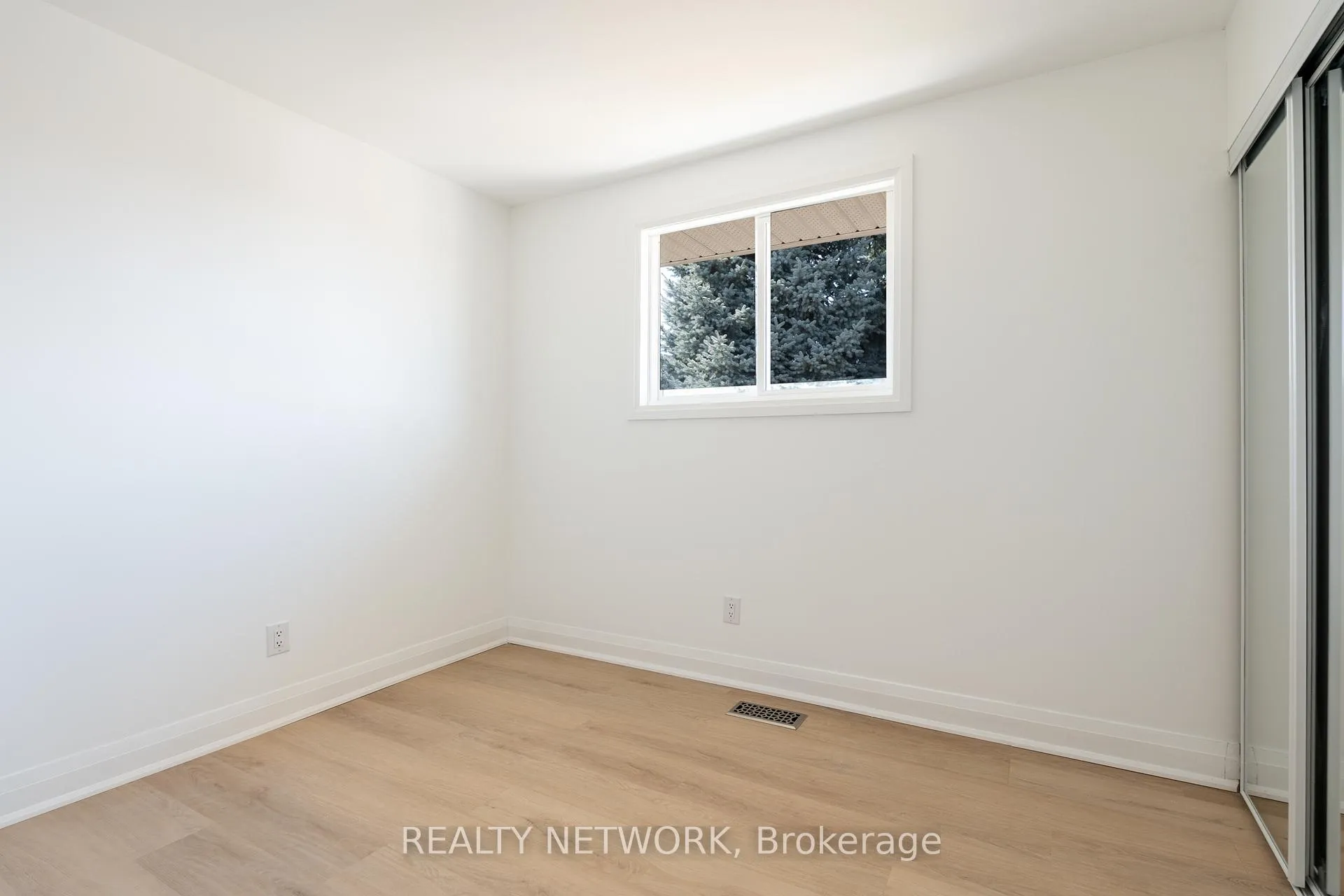 Photo 21 of 64 Brookstream Court, Hamilton, Red Hill — HOMEH